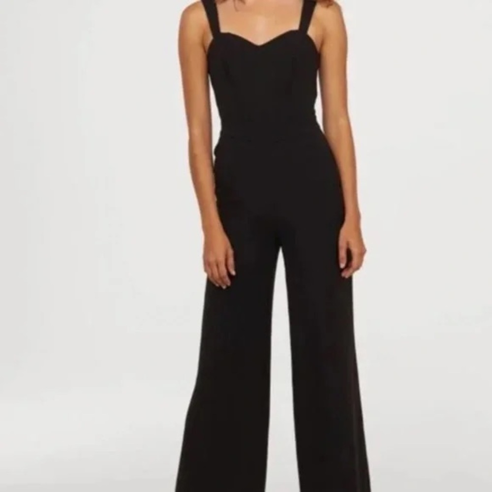 H&M Black Sleeveless Jumpsuit